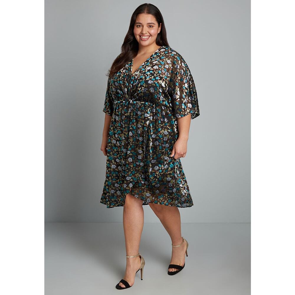 ModCloth Shimmering Black Floral Dramatic Depths Velvet Short Sleeve Dress XL